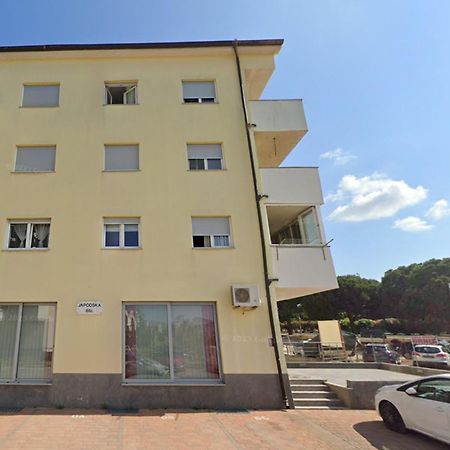 Apartment Elena Pola Esterno foto